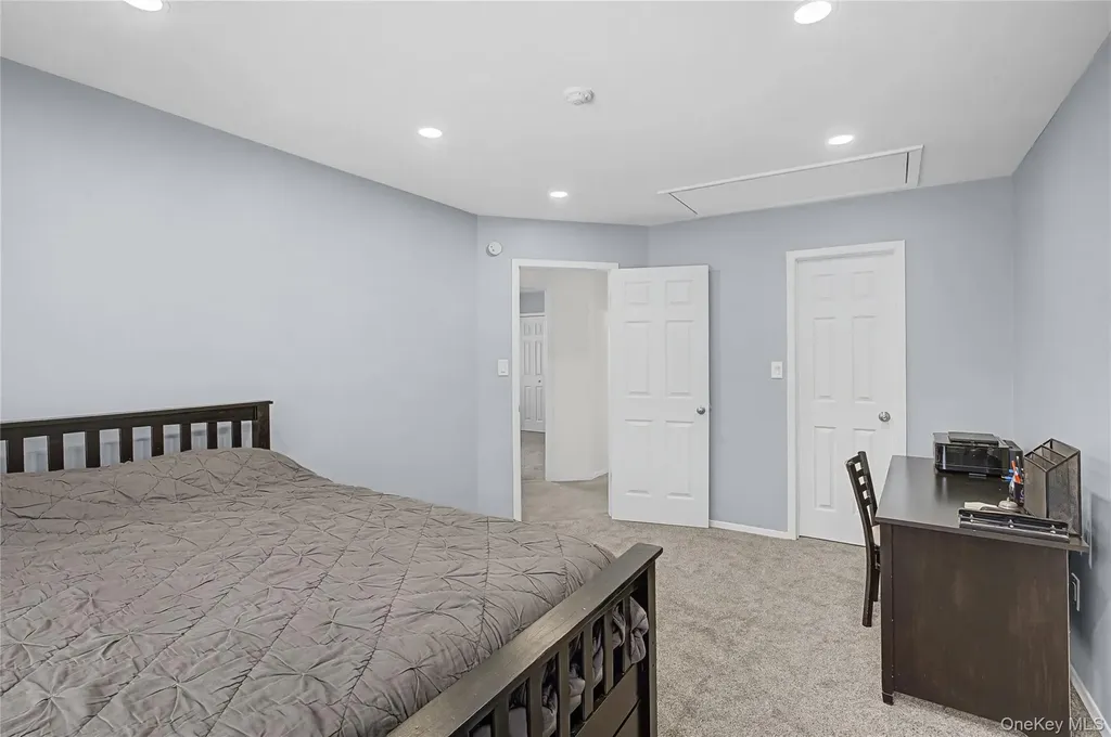168 Gothic Circle Manorville NY 11949