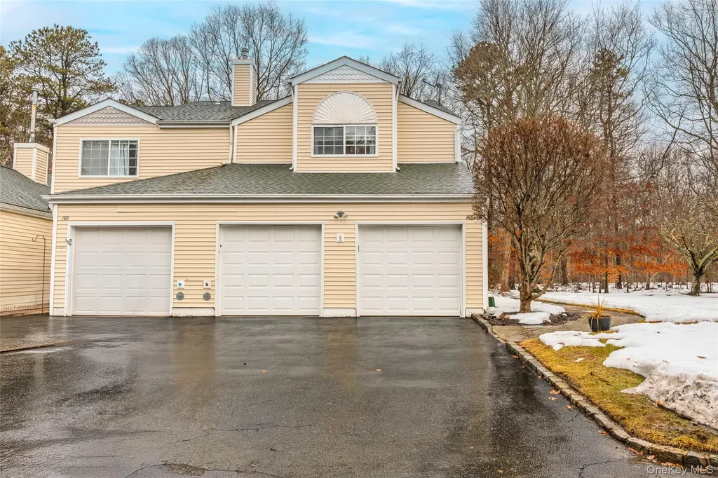 168 Gothic Circle Manorville NY 11949