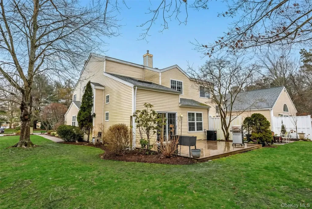 168 Gothic Circle Manorville NY 11949