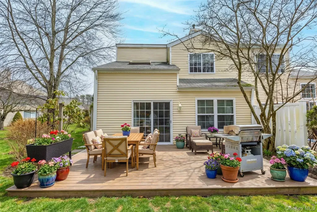 168 Gothic Circle Manorville NY 11949