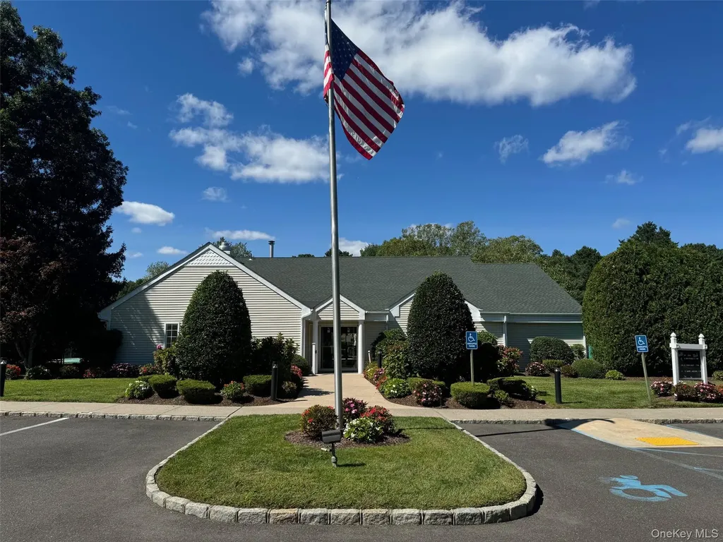 168 Gothic Circle Manorville NY 11949