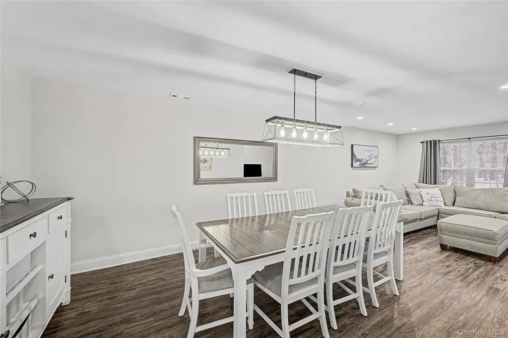 168 Gothic Circle Manorville NY 11949