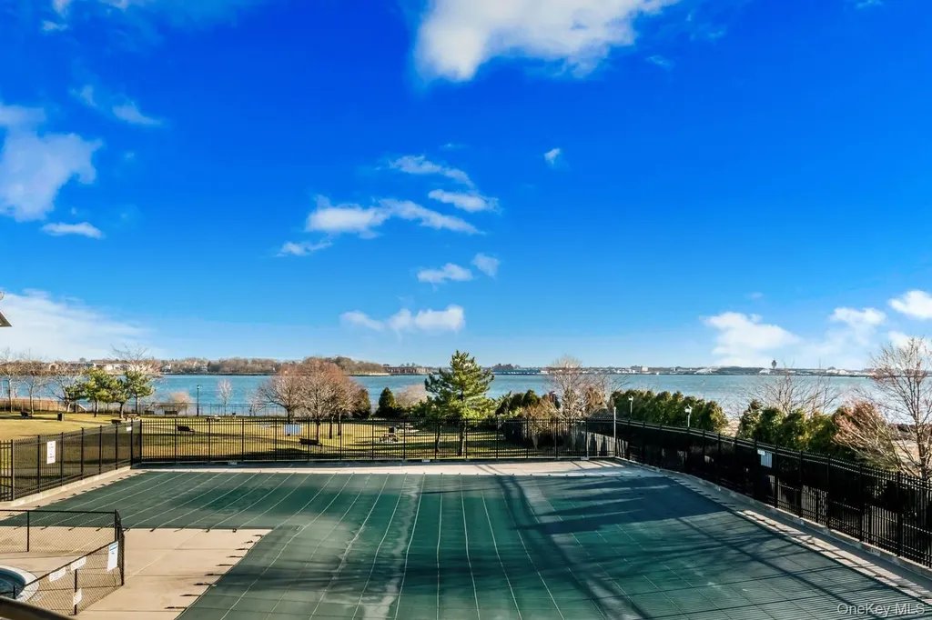 121 Sunset Boulevard Bronx NY 10473