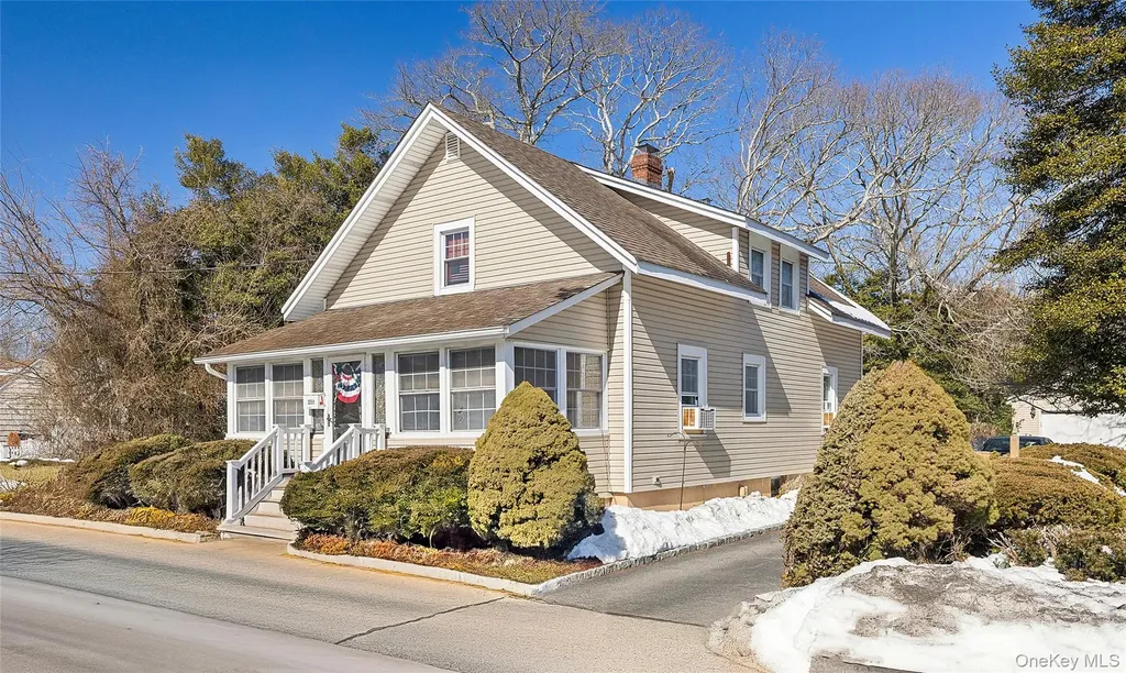 3259 Union Boulevard East Islip NY 11730