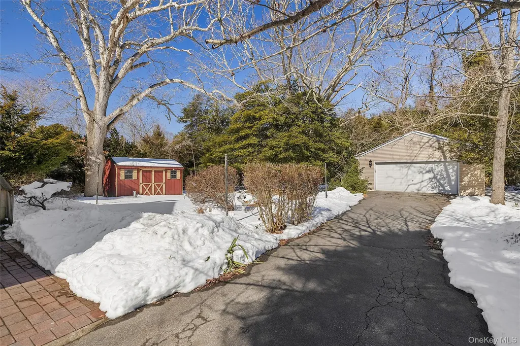 3259 Union Boulevard East Islip NY 11730
