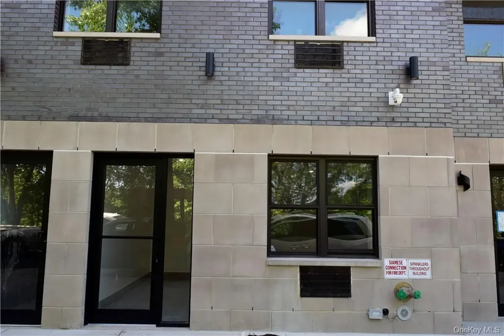 2115 Burr Avenue Bronx NY 10461