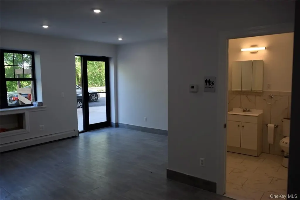 2115 Burr Avenue Bronx NY 10461