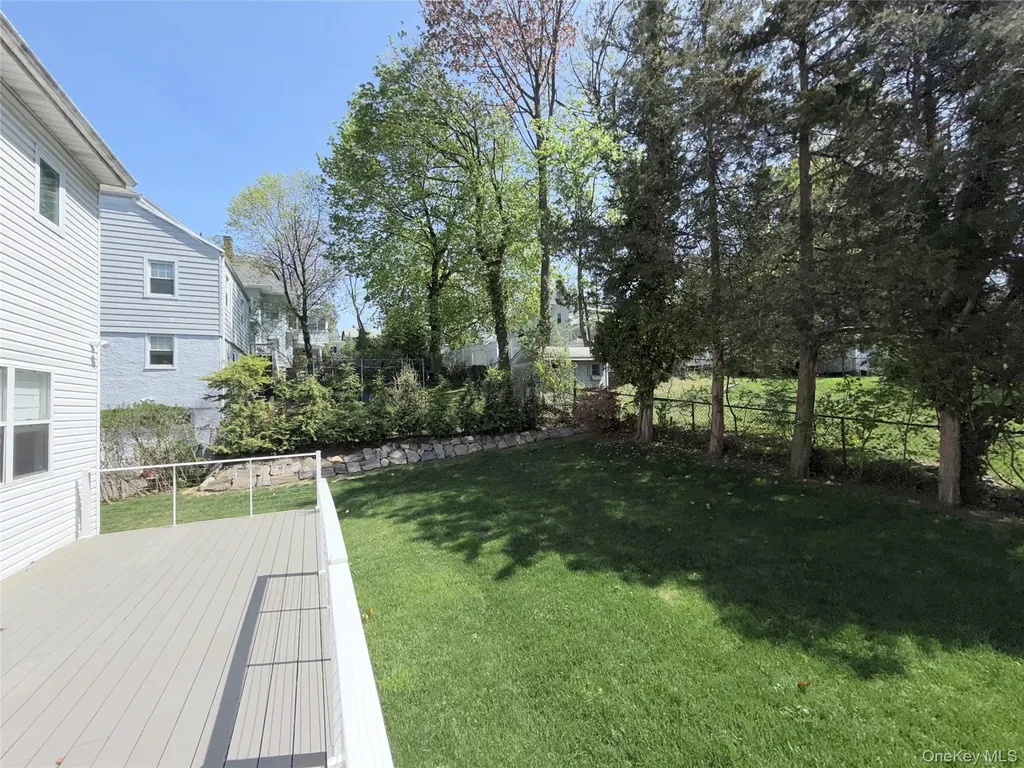 4 Lawrence Place Pelham NY 10803