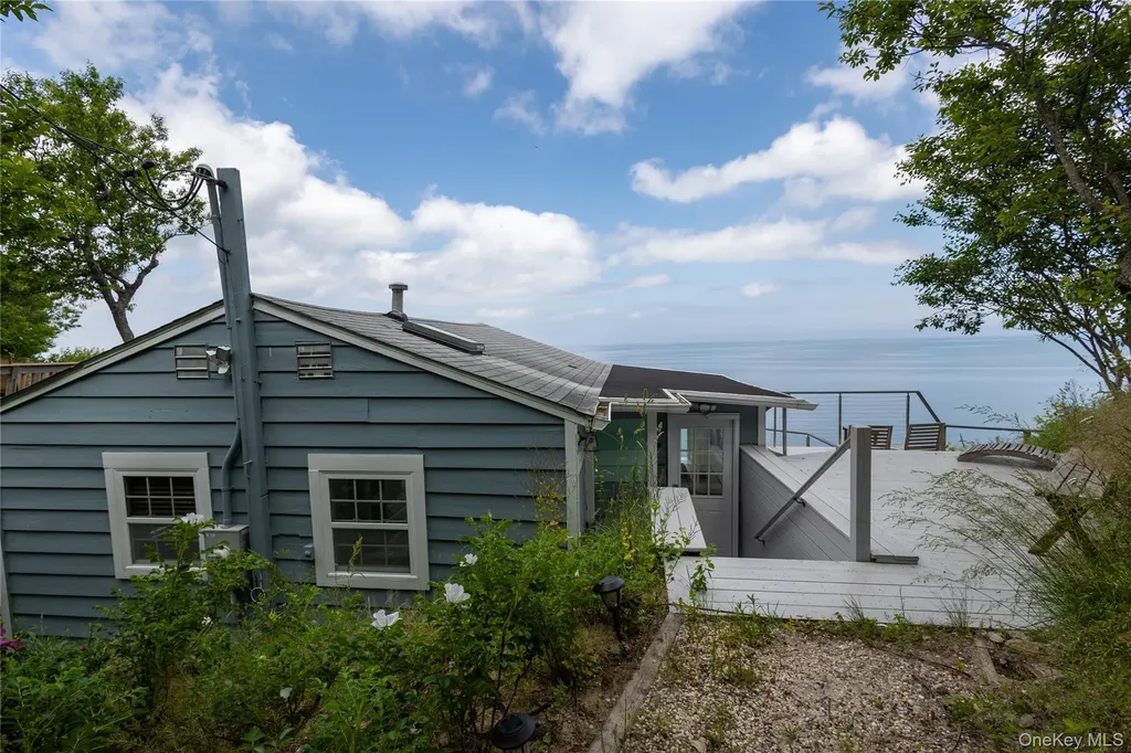 58 Hillcrest Drive Baiting Hollow NY 11933