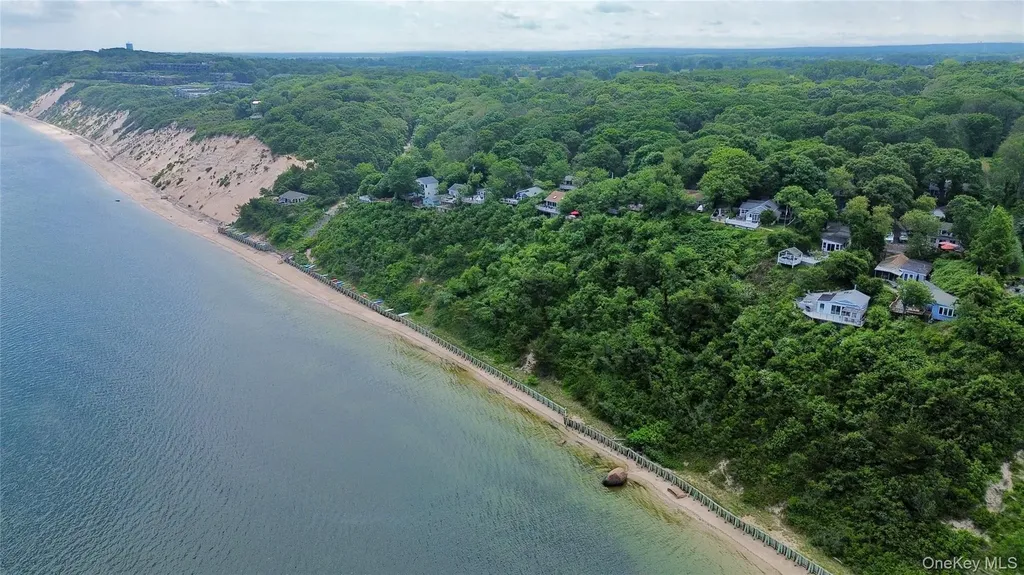 58 Hillcrest Drive Baiting Hollow NY 11933