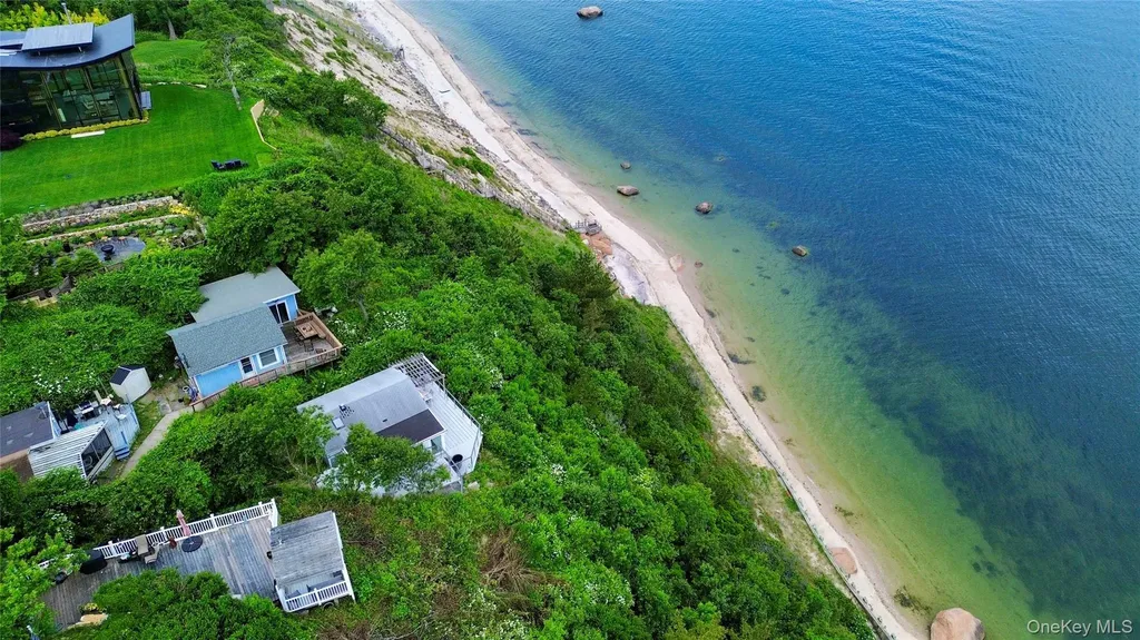 58 Hillcrest Drive Baiting Hollow NY 11933