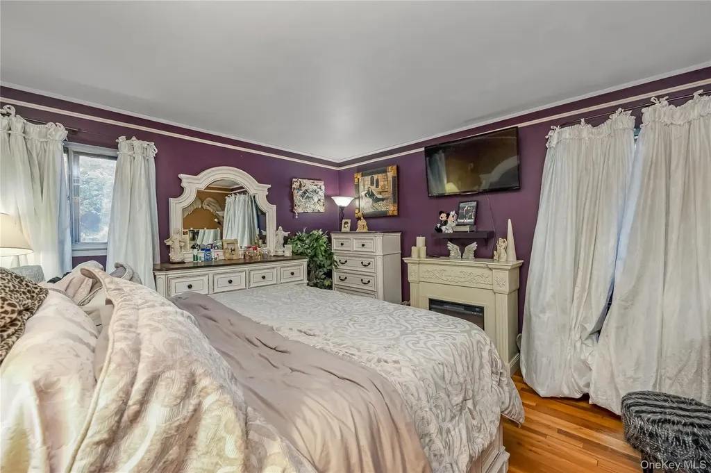 35 Crossway Drive Deer Park NY 11729