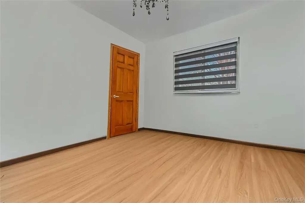 35 Crossway Drive Deer Park NY 11729