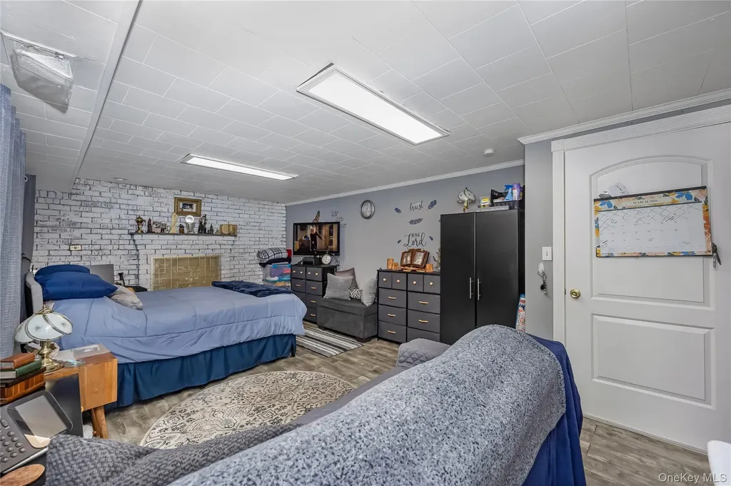 35 Crossway Drive Deer Park NY 11729