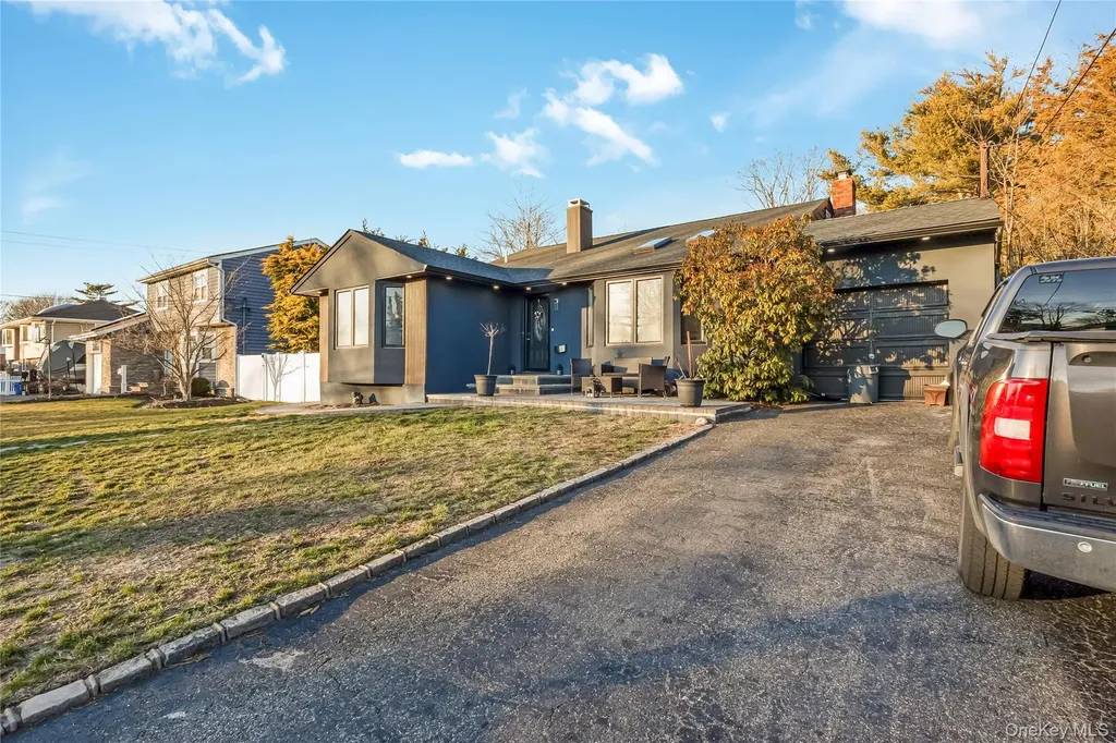 35 Crossway Drive Deer Park NY 11729
