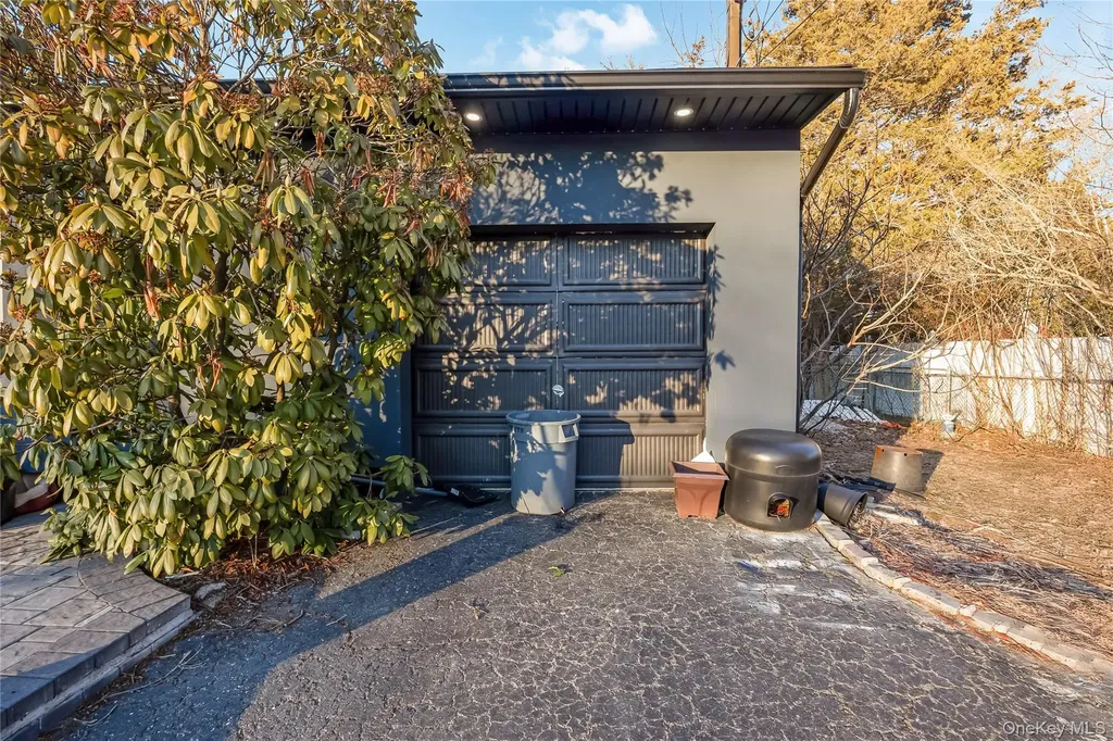 35 Crossway Drive Deer Park NY 11729