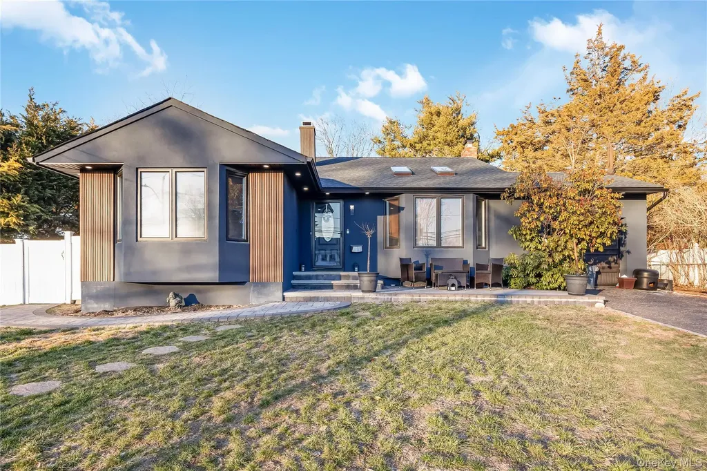 35 Crossway Drive Deer Park NY 11729