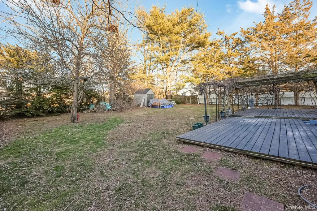 35 Crossway Drive Deer Park NY 11729