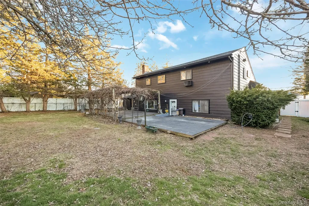 35 Crossway Drive Deer Park NY 11729