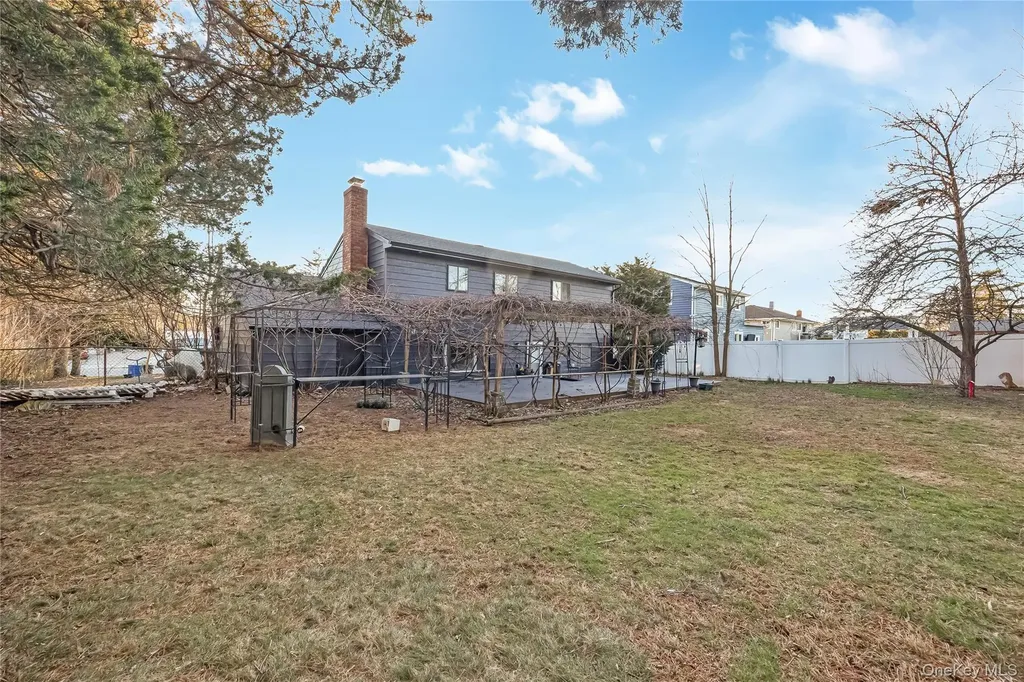 35 Crossway Drive Deer Park NY 11729
