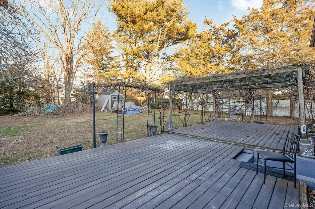 35 Crossway Drive Deer Park NY 11729
