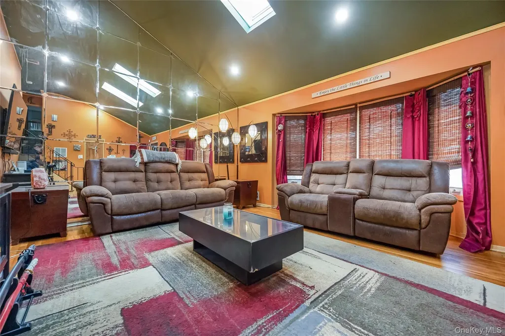 35 Crossway Drive Deer Park NY 11729