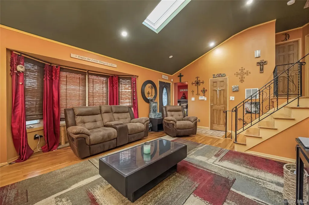 35 Crossway Drive Deer Park NY 11729