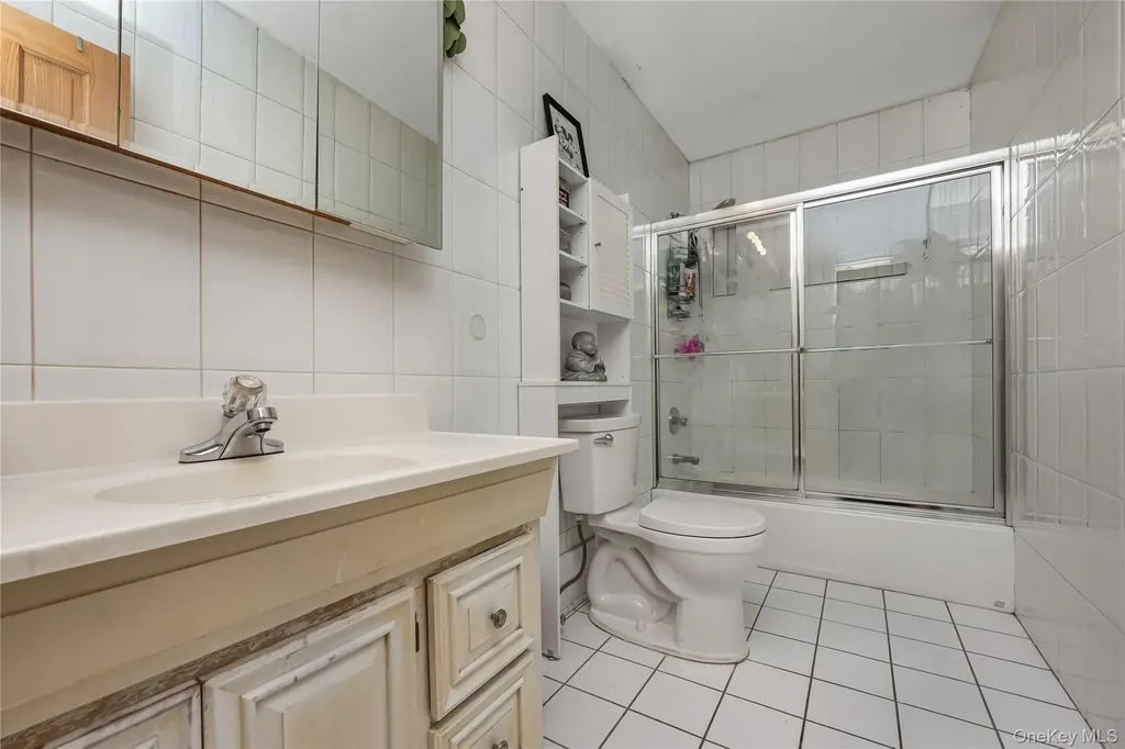 35 Crossway Drive Deer Park NY 11729