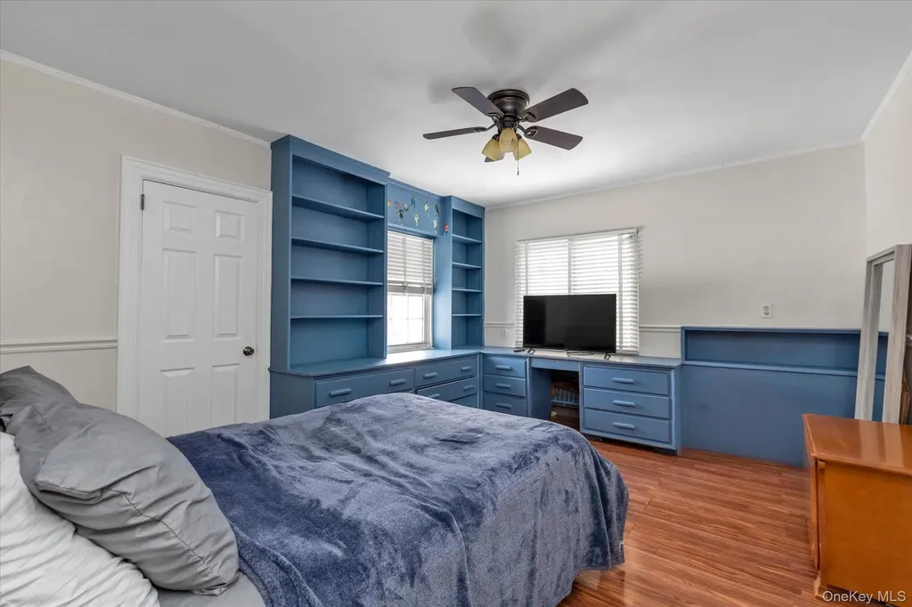 24 Yale Avenue Hewlett NY 11557