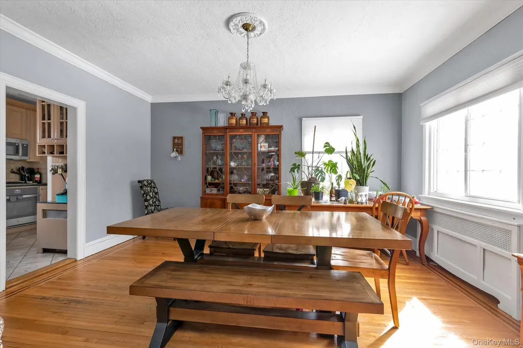 24 Yale Avenue Hewlett NY 11557