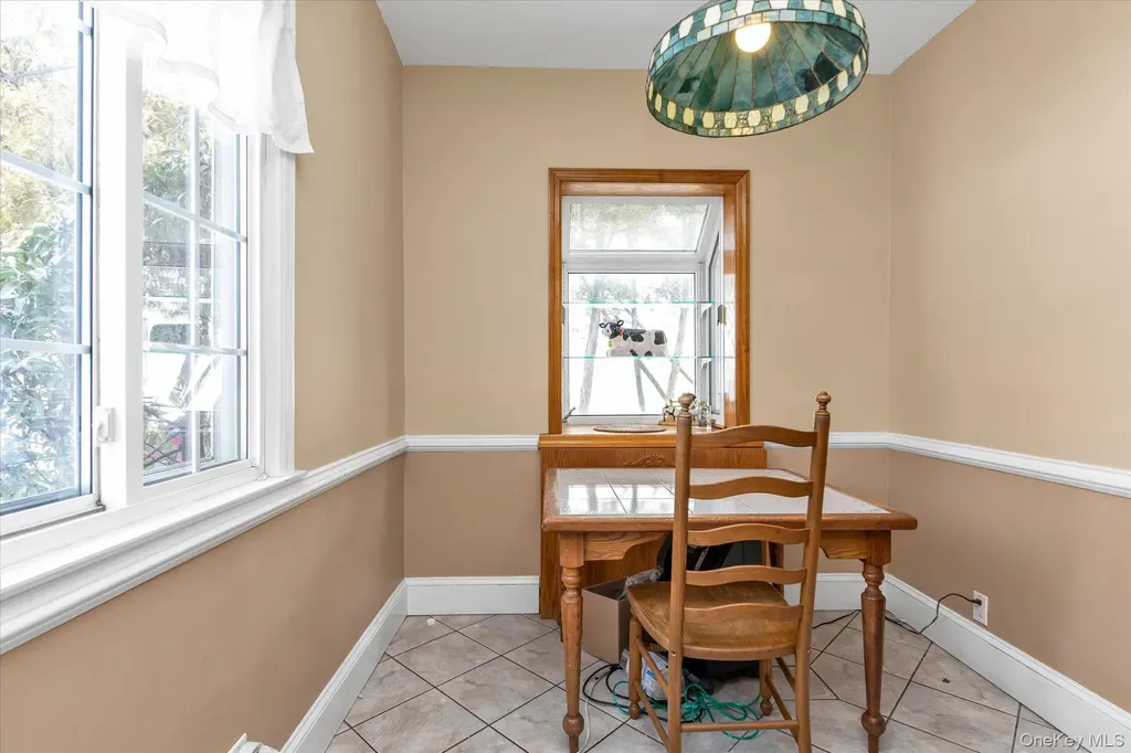 24 Yale Avenue Hewlett NY 11557