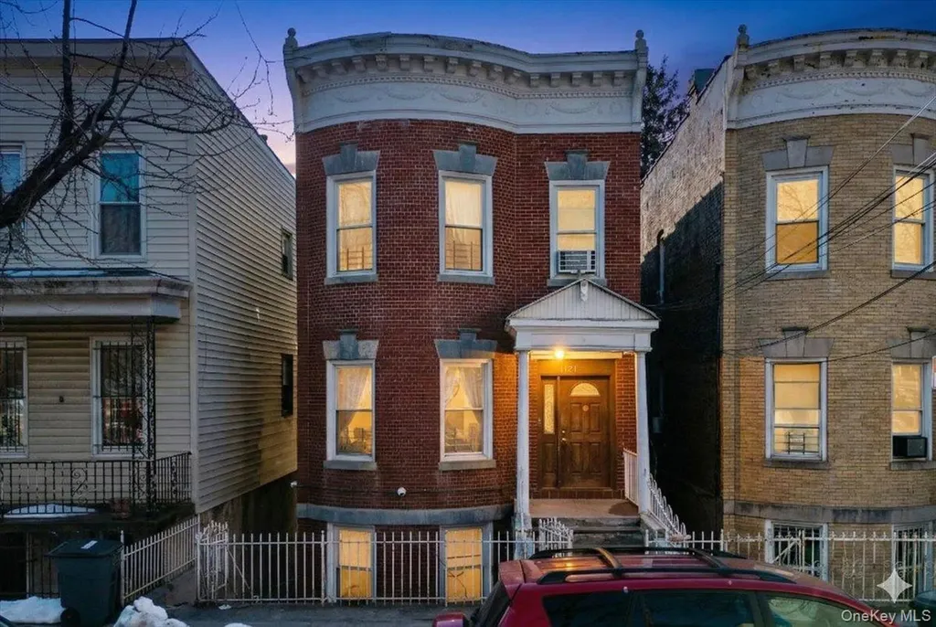 1727 Victor Street Bronx NY 10462