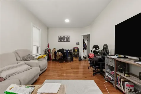 1727 Victor Street Bronx NY 10462