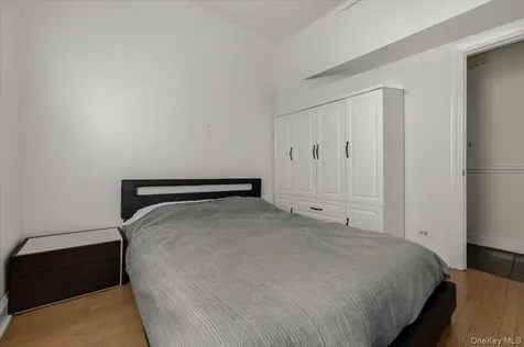 1727 Victor Street Bronx NY 10462