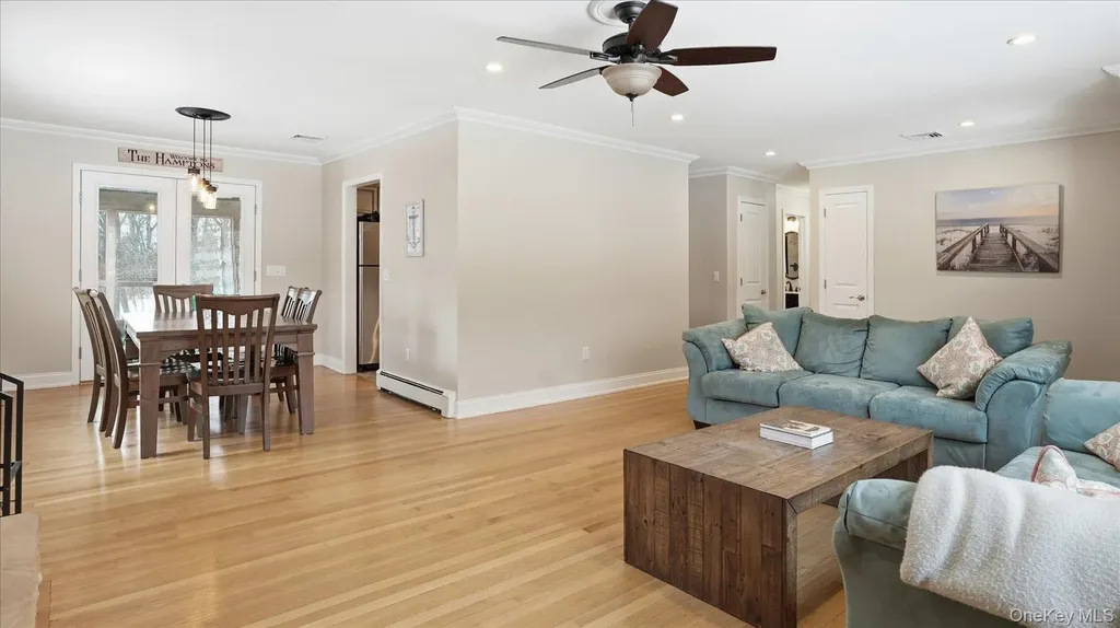 3 Robins Nest Lane Hampton Bays NY 11946