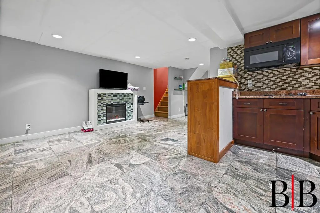 2044 E 60 Street Brooklyn NY 11234