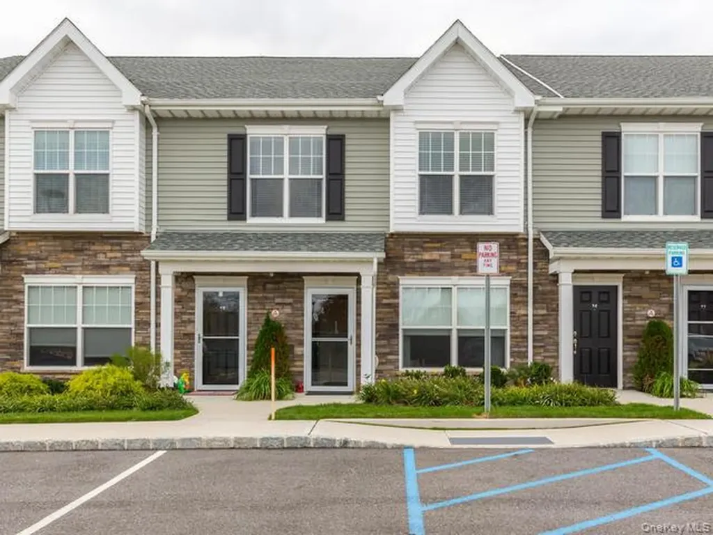 11 Hunter Drive Central Islip NY 11722