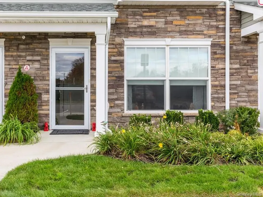 11 Hunter Drive Central Islip NY 11722