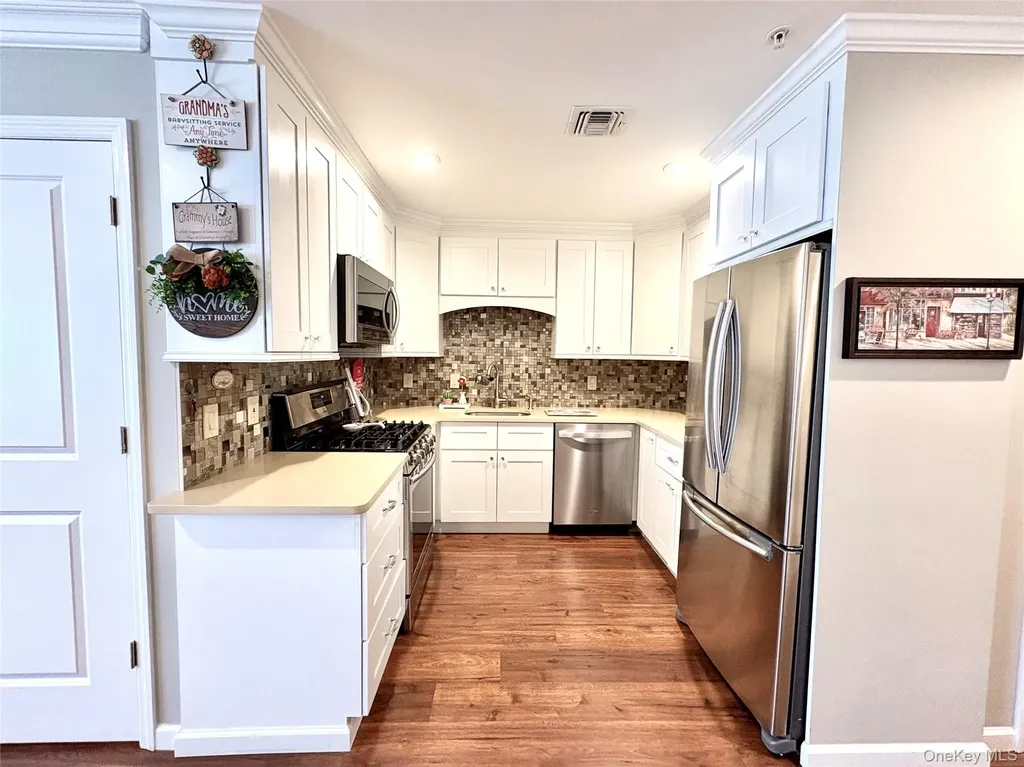 11 Hunter Drive Central Islip NY 11722
