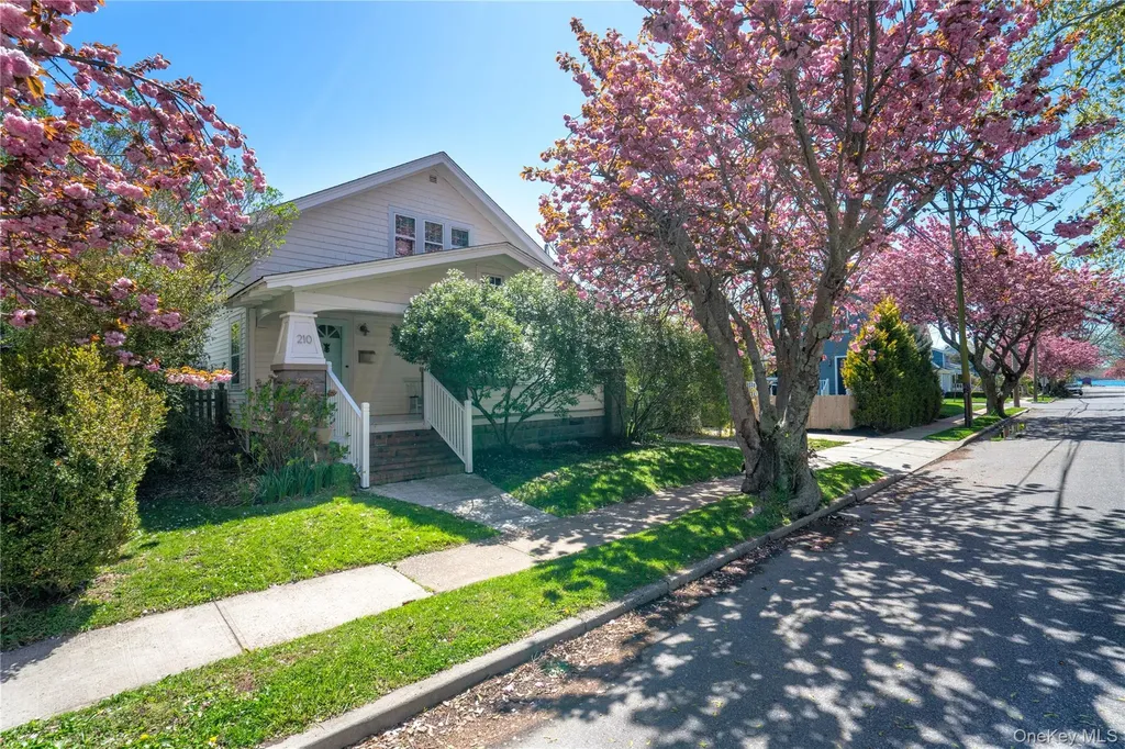 210 5th Street Greenport NY 11944