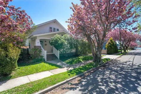 210 5th Street Greenport NY 11944