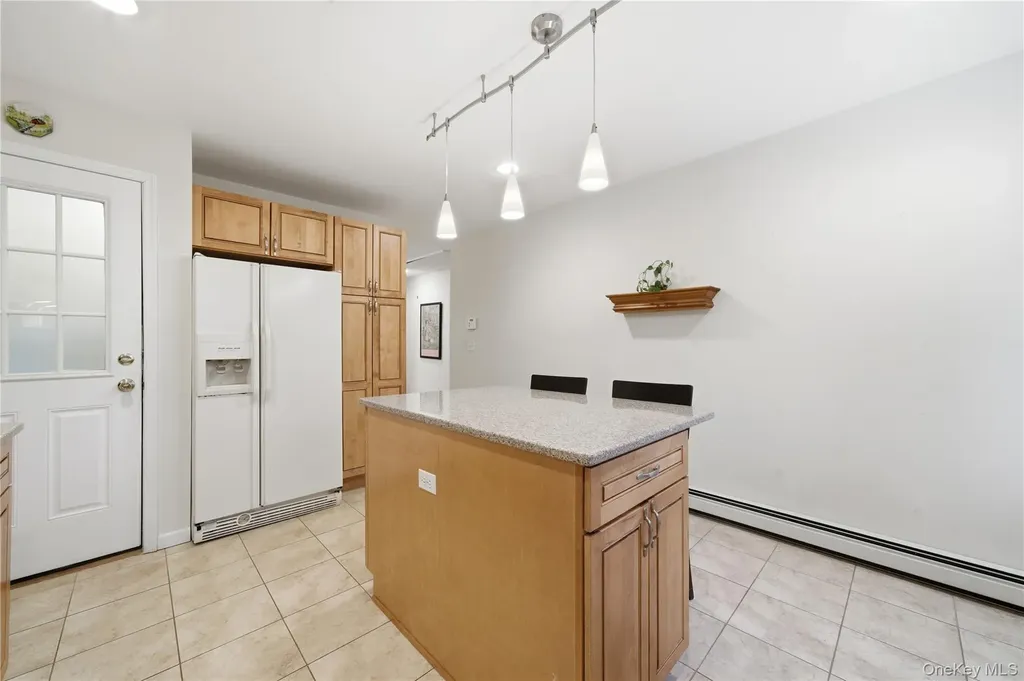 43 Ridgeway Boulevard Bay Shore NY 11706