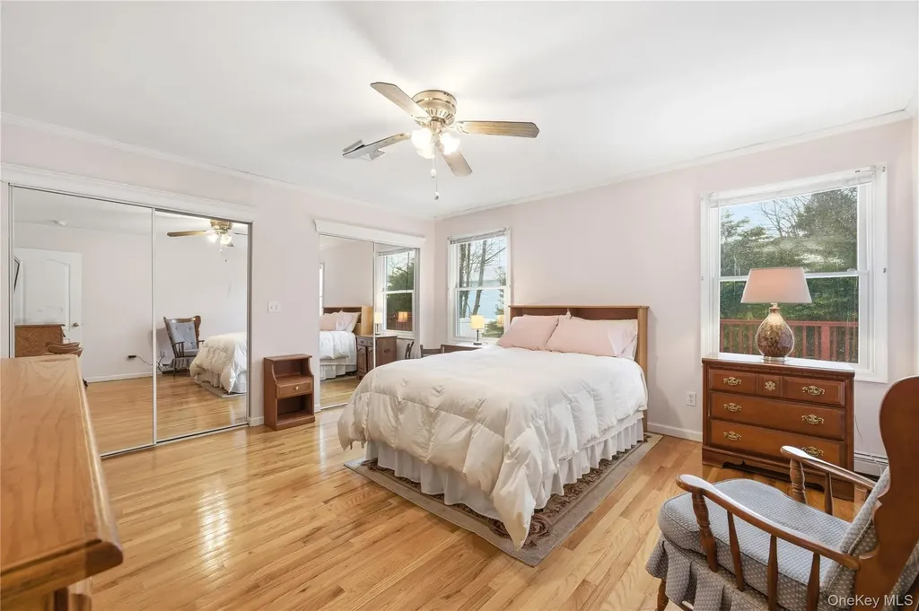 43 Ridgeway Boulevard Bay Shore NY 11706