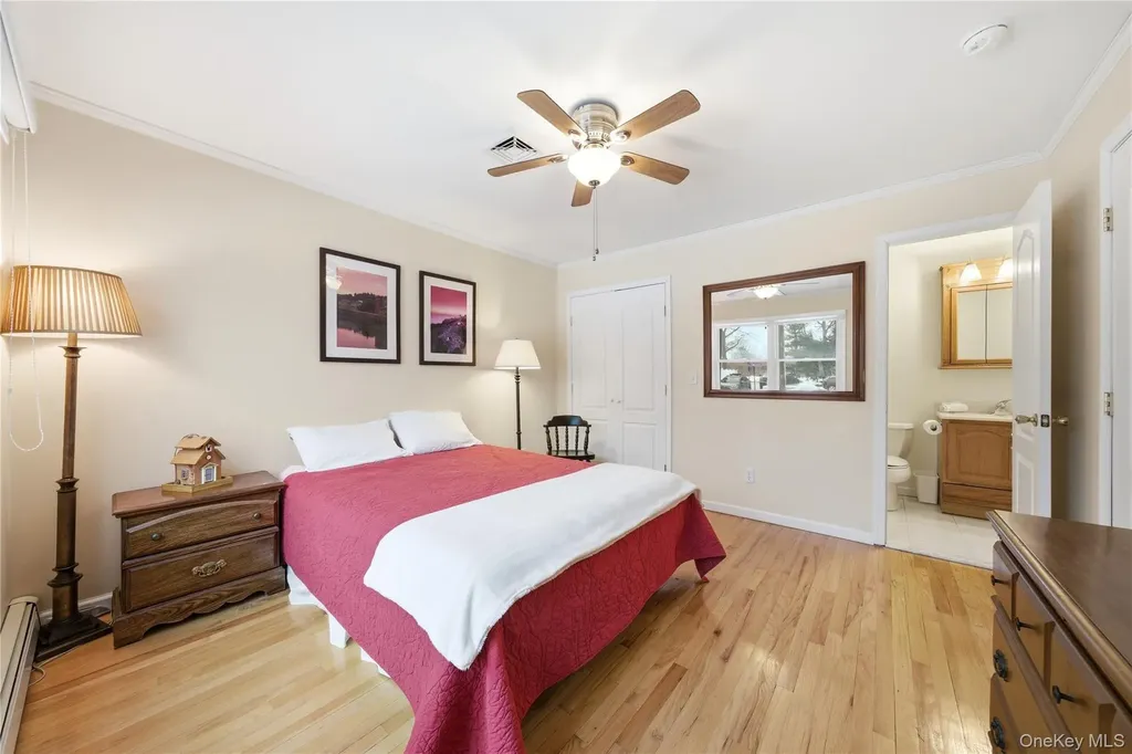 43 Ridgeway Boulevard Bay Shore NY 11706