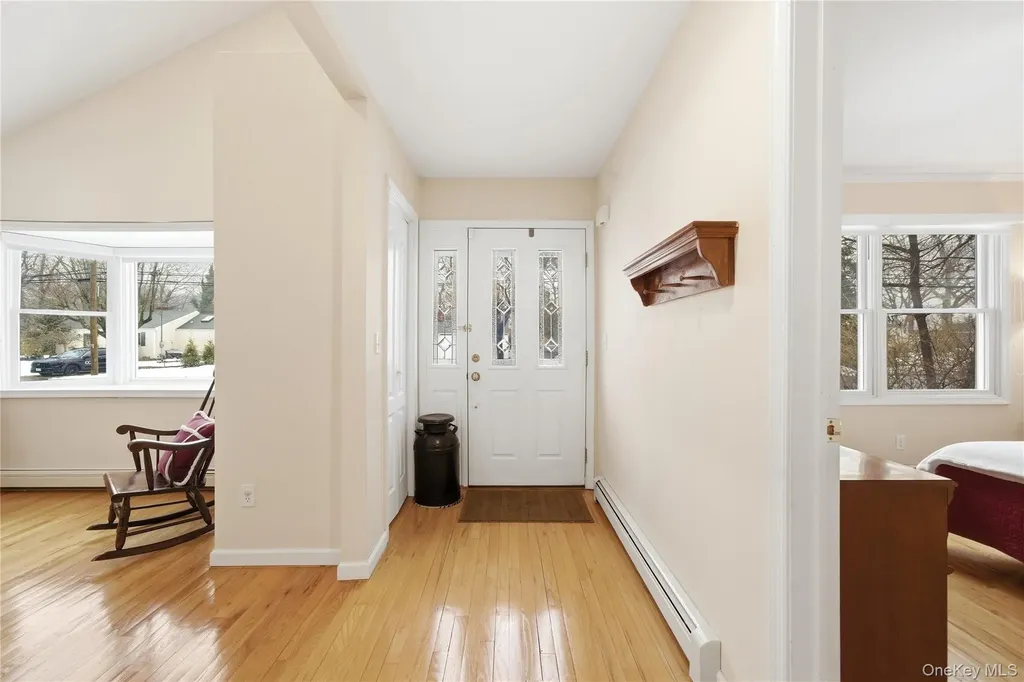 43 Ridgeway Boulevard Bay Shore NY 11706