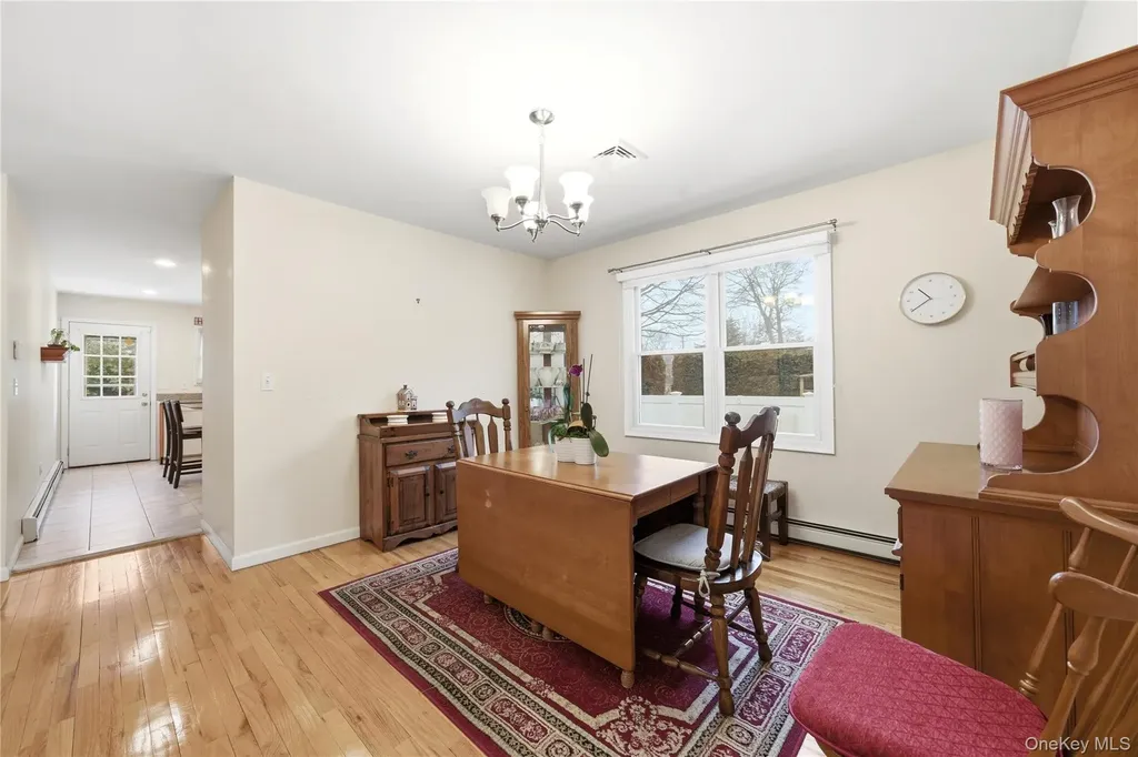 43 Ridgeway Boulevard Bay Shore NY 11706