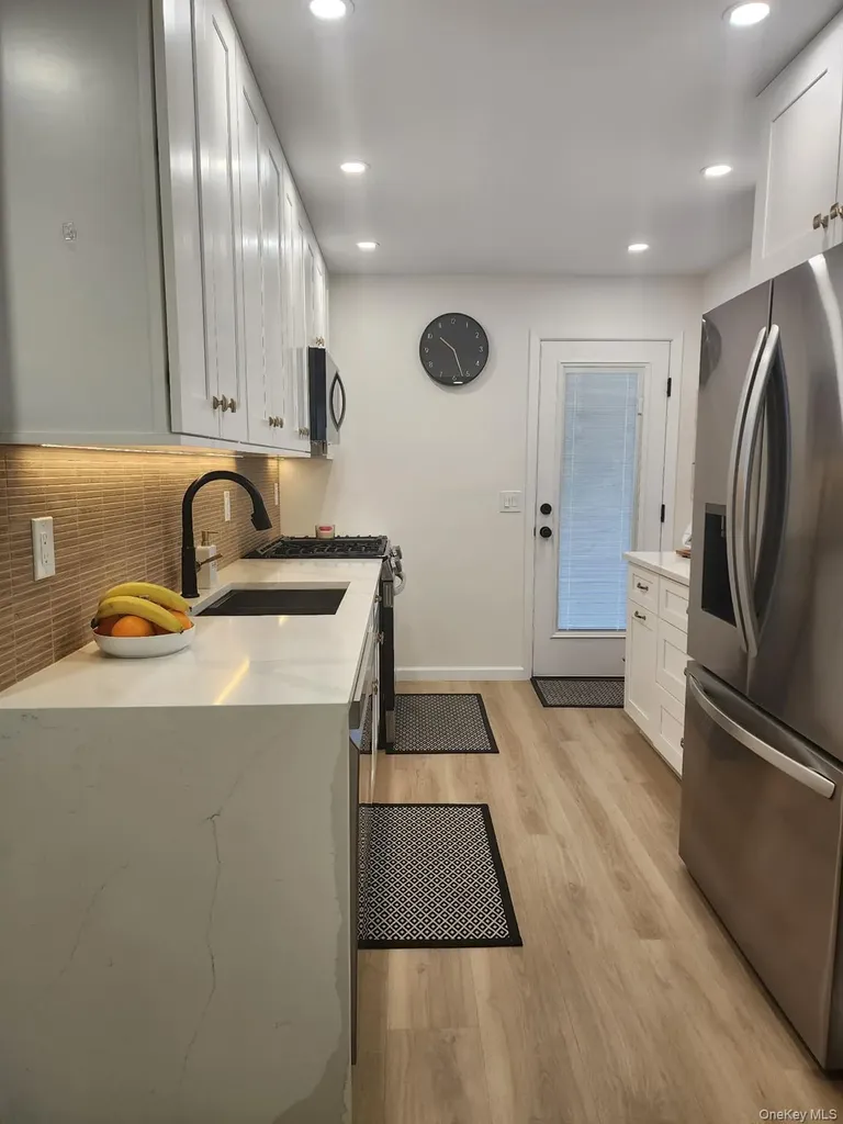 46 W Clearwater Road Lindenhurst NY 11757