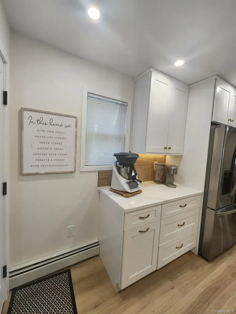 46 W Clearwater Road Lindenhurst NY 11757
