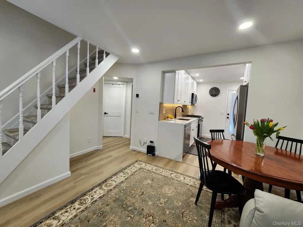 46 W Clearwater Road Lindenhurst NY 11757
