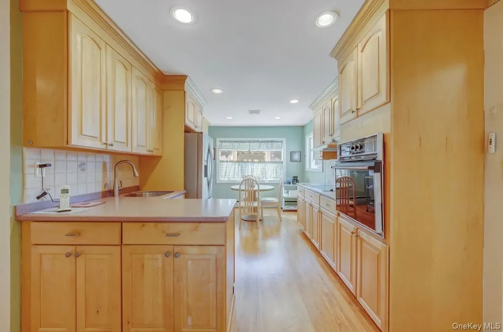 8 Leeward Lane Commack NY 11725